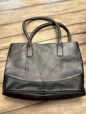 Ameri Leather Black shoulder handbag